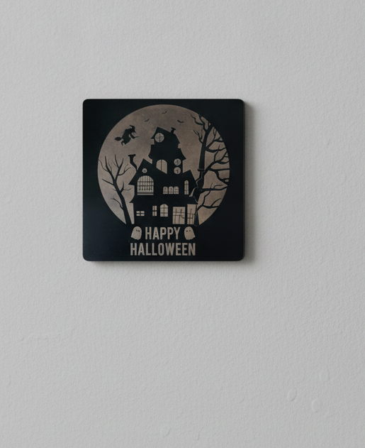 Happy Halloween Sign Wall Plaque Haunted House Door Hanging Spooky Décor 27cm x27cm x3mm.