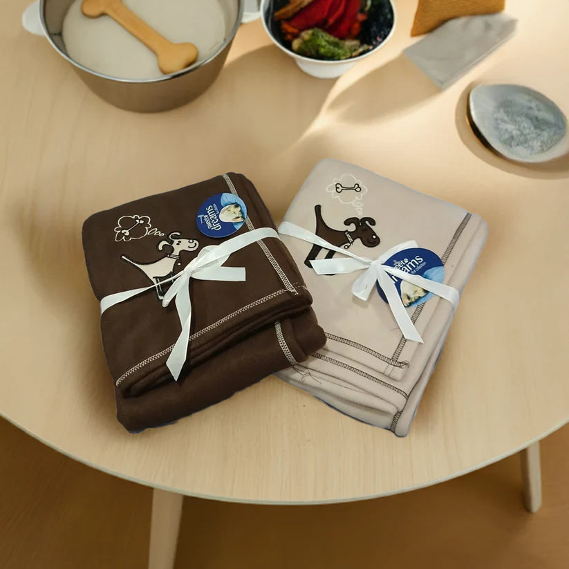 "Sweet Dreams" Brown Large Fleece Dog Blanket / Throw, (118cms x 118cms)